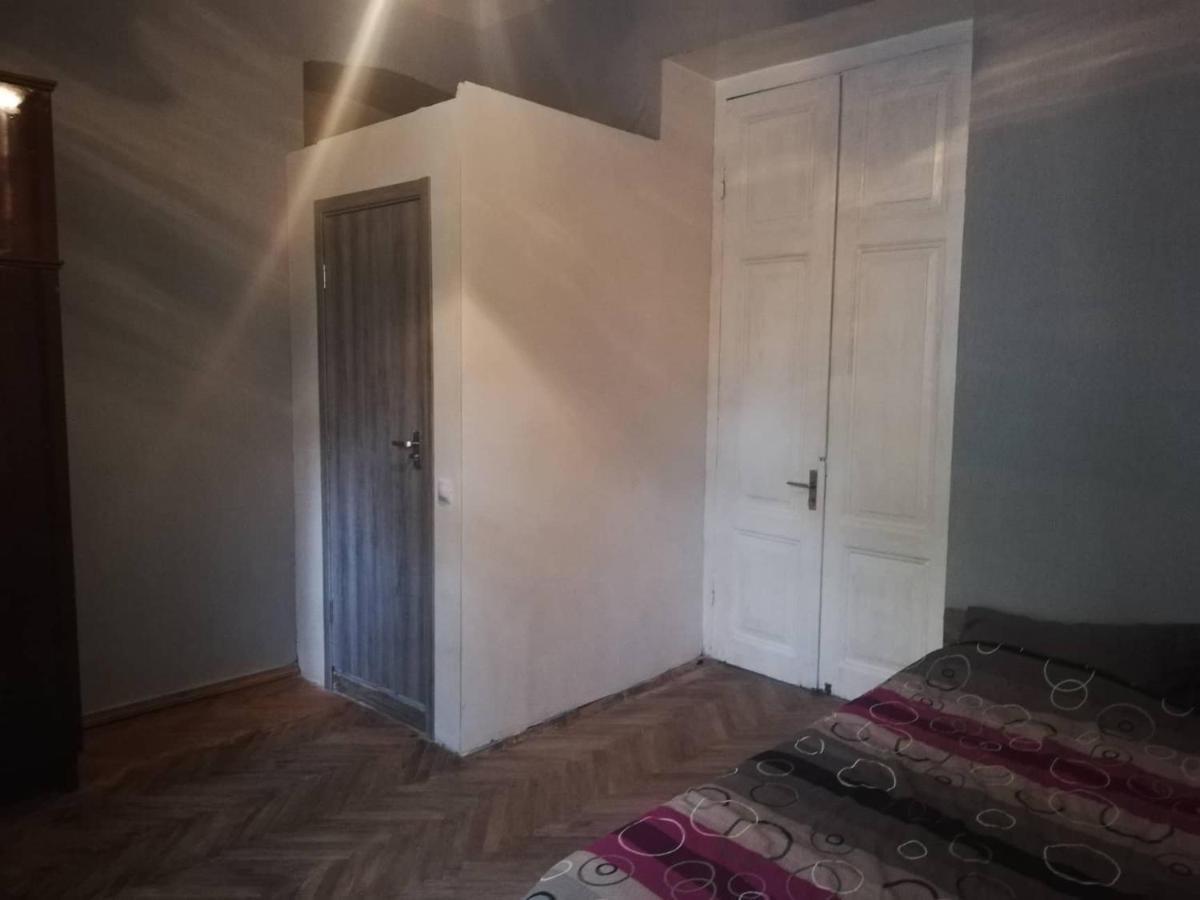 Eka'S Apartment On Marjanishvili Тбилиси Екстериор снимка