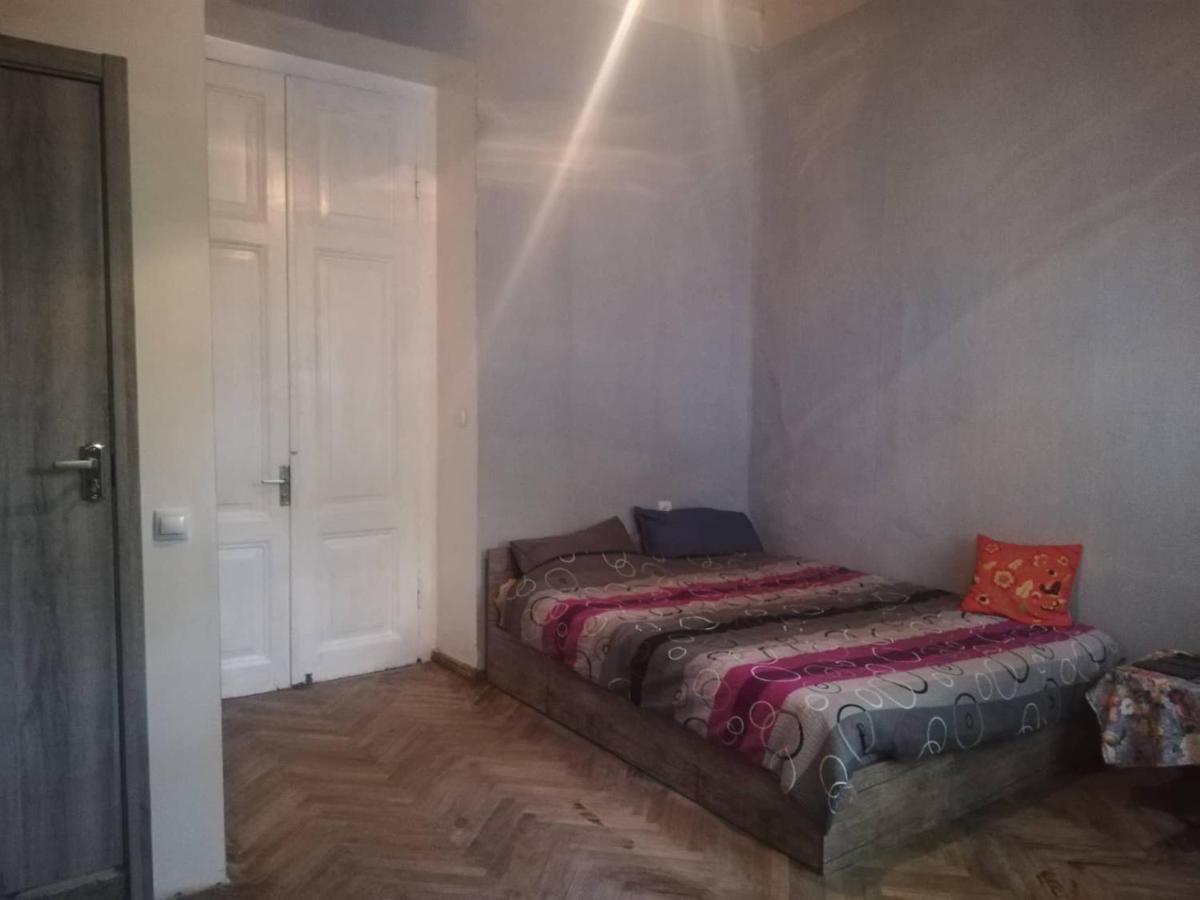 Eka'S Apartment On Marjanishvili Тбилиси Екстериор снимка