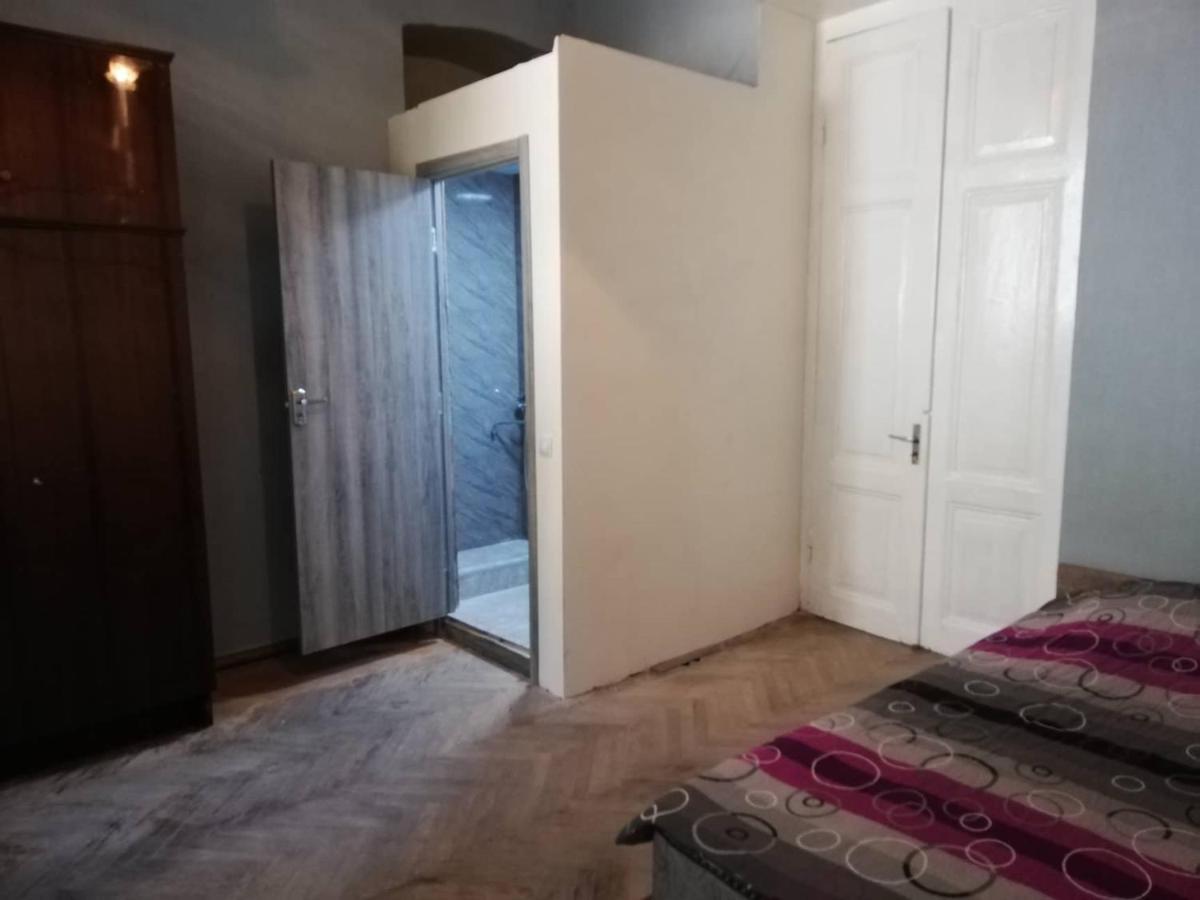 Eka'S Apartment On Marjanishvili Тбилиси Екстериор снимка