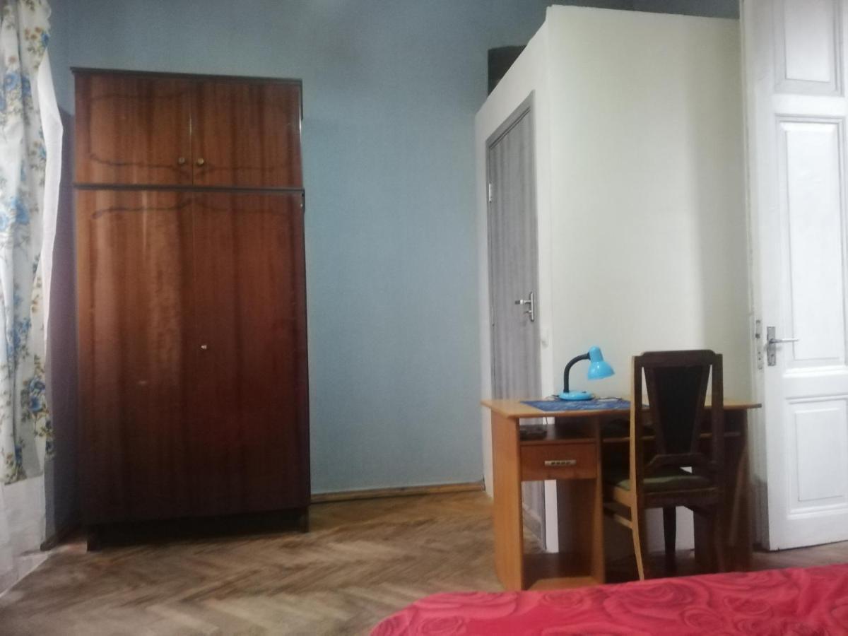 Eka'S Apartment On Marjanishvili Тбилиси Екстериор снимка